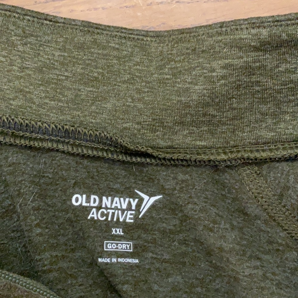 Old Navy Go Dry Athletic Pullover - Picture 4 of 6